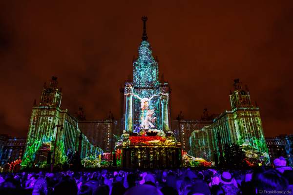 Eröffnungsfeier von Circle of Light 2016 in Moskau mit der 3D Video Mapping Show Boundless MSU