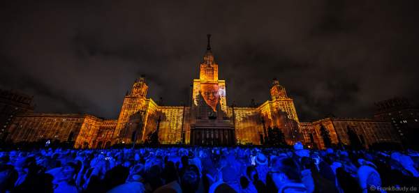 Eröffnungsfeier von Circle of Light 2016 in Moskau mit der 3D Video Mapping Show Boundless MSU