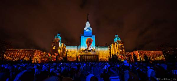 Eröffnungsfeier von Circle of Light 2016 in Moskau mit der 3D Video Mapping Show Boundless MSU
