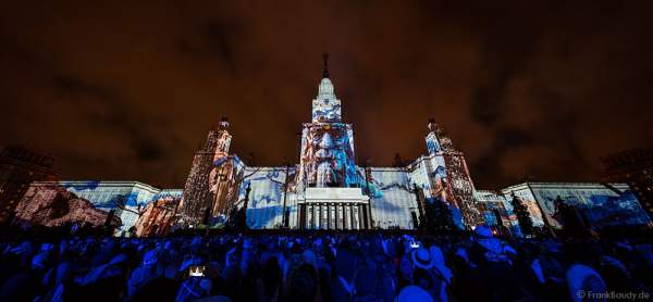 Eröffnungsfeier von Circle of Light 2016 in Moskau mit der 3D Video Mapping Show Boundless MSU