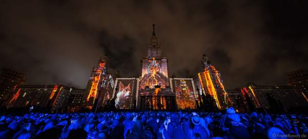 Eröffnungsfeier von Circle of Light 2016 in Moskau mit der 3D Video Mapping Show Boundless MSU