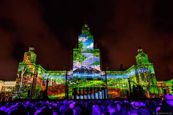 Eröffnungsfeier von Circle of Light 2016 in Moskau mit der 3D Video Mapping Show Boundless MSU
