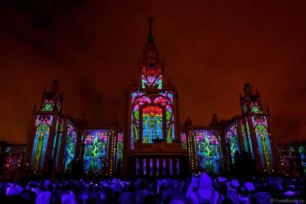 Eröffnungsfeier von Circle of Light 2016 in Moskau mit der 3D Video Mapping Show The Keeper