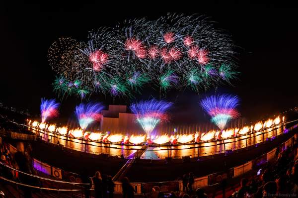 Feuerwerk am Grebnoy Channel in Krylatskoye bei CIRCLE OF LIGHT 2016 in Moskau