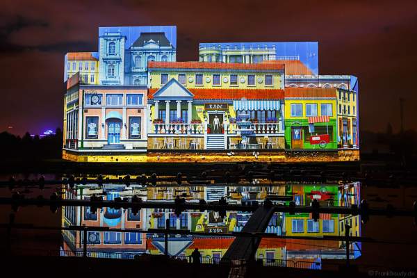 Lichtspektakel am Grebnoy Channel in Krylatskoye bei CIRCLE OF LIGHT 2016 in Moskau