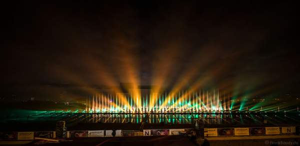 Multimediale Wassershow bei CIRCLE OF LIGHT 2016 in Moskau - Krylatskoye Grebnoy Channel