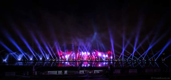 Multimediale Wassershow bei CIRCLE OF LIGHT 2016 in Moskau - Krylatskoye Grebnoy Channel