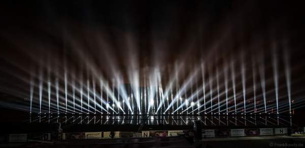 Multimediale Wassershow bei CIRCLE OF LIGHT 2016 in Moskau - Krylatskoye Grebnoy Channel