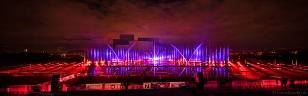 Multimediale Wassershow bei CIRCLE OF LIGHT 2016 in Moskau - Krylatskoye Grebnoy Channel