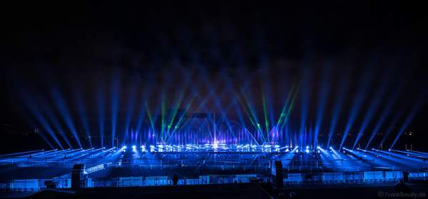 Multimediale Wassershow bei CIRCLE OF LIGHT 2016 in Moskau - Krylatskoye Grebnoy Channel