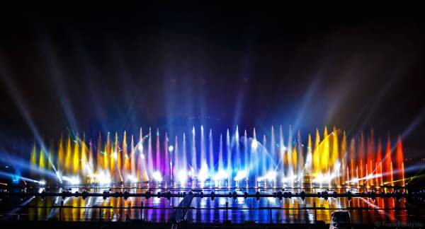 Multimediale Wassershow bei CIRCLE OF LIGHT 2016 in Moskau - Krylatskoye Grebnoy Channel