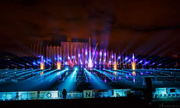Multimediale Wassershow bei CIRCLE OF LIGHT 2016 in Moskau - Krylatskoye Grebnoy Channel