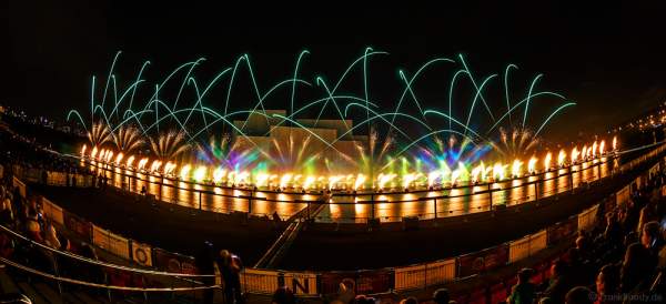 Feuerwerk am Grebnoy Channel in Krylatskoye bei CIRCLE OF LIGHT 2016 in Moskau