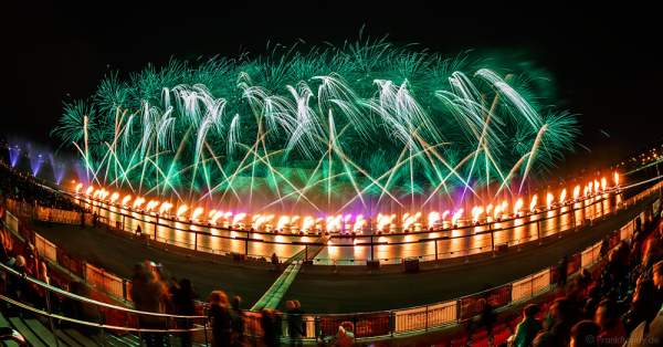 Feuerwerk am Grebnoy Channel in Krylatskoye bei CIRCLE OF LIGHT 2016 in Moskau