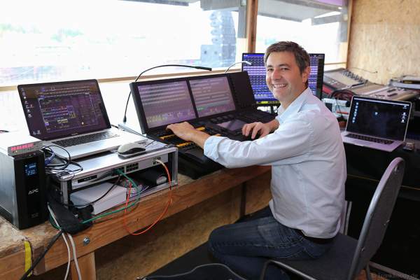 Die technische Regie (FOH) für die Show am Grebnoy Channel in Krylatskoye bei CIRCLE OF LIGHT 2016 in Moskau