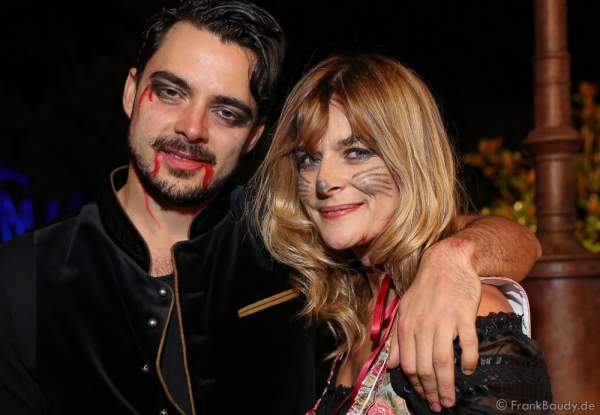 Nastassja Kinski mit Freund und Profitänzer Ilja Russo bei der 2. Horror Glam Live Night im Europa-Park Rust am 02.10.2016