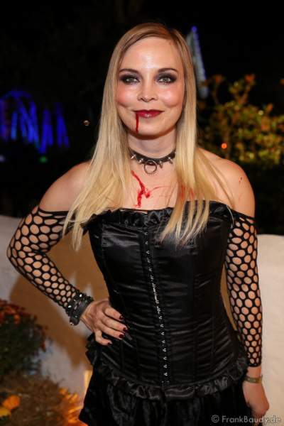 Regina Halmich, Ex Boxerin, bei der 2. Horror Glam Live Night im Europa-Park Rust am 02.10.2016