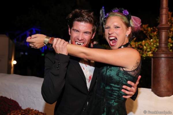 Philipp Danne und seine Verlobte Viktoria Schüßler bei der 2. Horror Glam Live Night im Europa-Park Rust am 02.10.2016