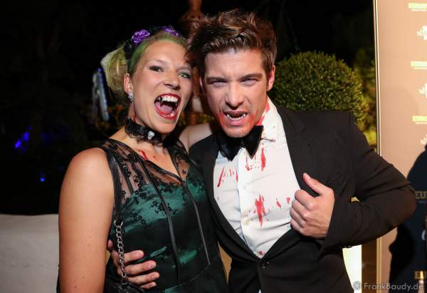 Philipp Danne und seine Verlobte Viktoria Schüßler bei der 2. Horror Glam Live Night im Europa-Park Rust am 02.10.2016