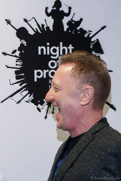 John Miles vergnügt bei der Pressekonferenz zur Premiere von Night of the Proms 2016 in der SAP Arena Mannheim