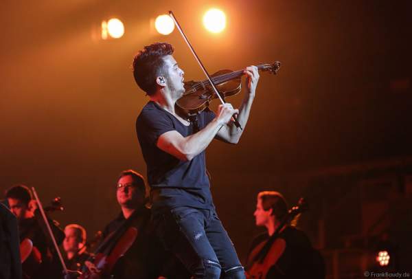 Charles Yang von Time For Three bei der Deutschlandpremiere von Night of the Proms 2016 in der SAP Arena Mannheim
