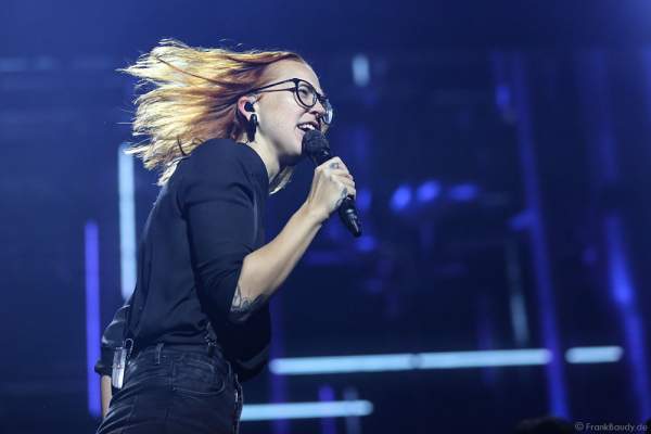Stefanie Heinzmann bei der Deutschlandpremiere von Night of the Proms 2016 in der SAP Arena Mannheim