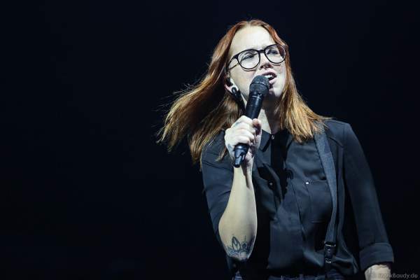 Stefanie Heinzmann bei der Deutschlandpremiere von Night of the Proms 2016 in der SAP Arena Mannheim