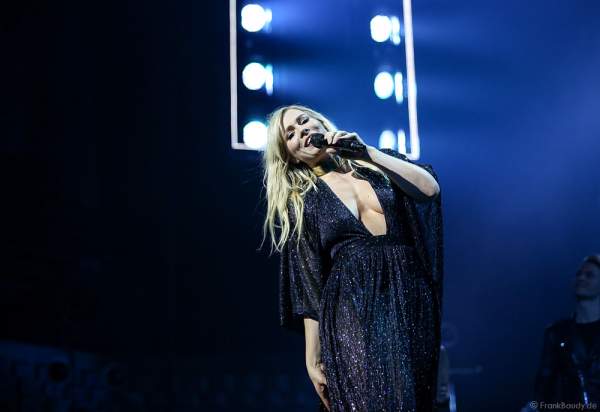 Natasha Bedingfield bei der Deutschlandpremiere von Night of the Proms 2016 in der SAP Arena Mannheim