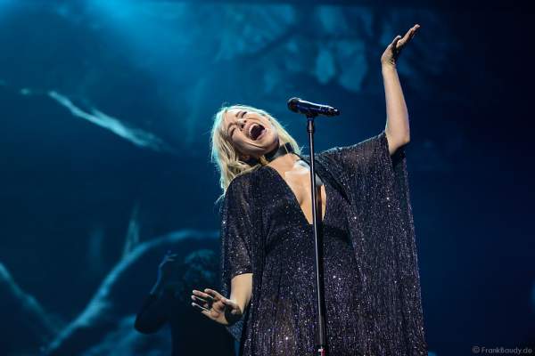 Natasha Bedingfield bei der Deutschlandpremiere von Night of the Proms 2016 in der SAP Arena Mannheim