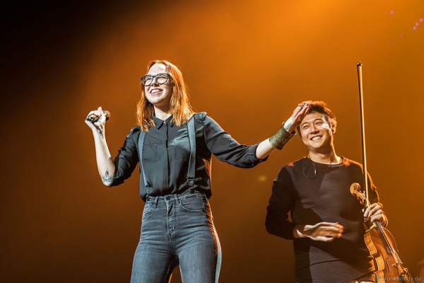 Stefanie Heinzmann und Time For Three bei der Deutschlandpremiere von Night of the Proms 2016 in der SAP Arena Mannheim