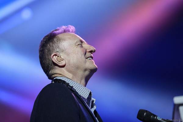 John Miles bei der Deutschlandpremiere von Night of the Proms 2016 in der SAP Arena Mannheim