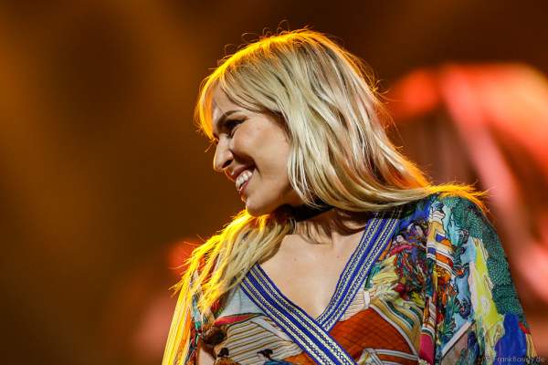 Natasha Bedingfield bei der Deutschlandpremiere von Night of the Proms 2016 in der SAP Arena Mannheim