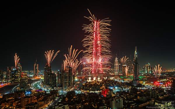 Fireworks at the Burj Khalifa - New Year’s Eve gala show 2016-2017 Downtown Dubai