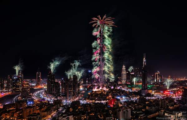 Fireworks at the Burj Khalifa - New Year’s Eve gala show 2016-2017 Downtown Dubai