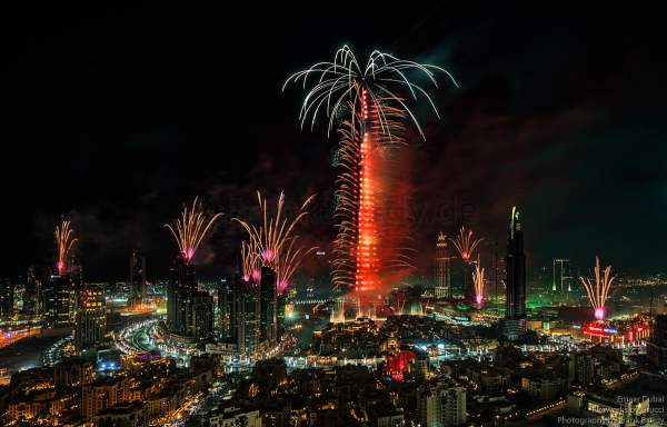 Fireworks at the Burj Khalifa - New Year’s Eve gala show 2016-2017 Downtown Dubai
