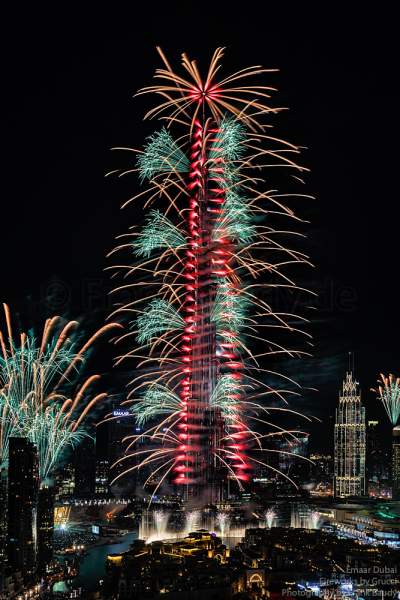 Fireworks at the Burj Khalifa - New Year’s Eve gala show 2016-2017 Downtown Dubai