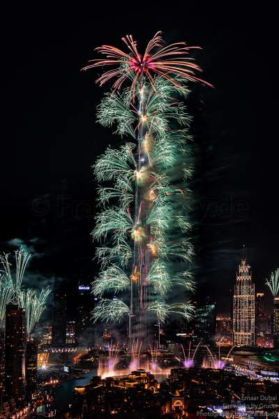 Fireworks at the Burj Khalifa - New Year’s Eve gala show 2016-2017 Downtown Dubai