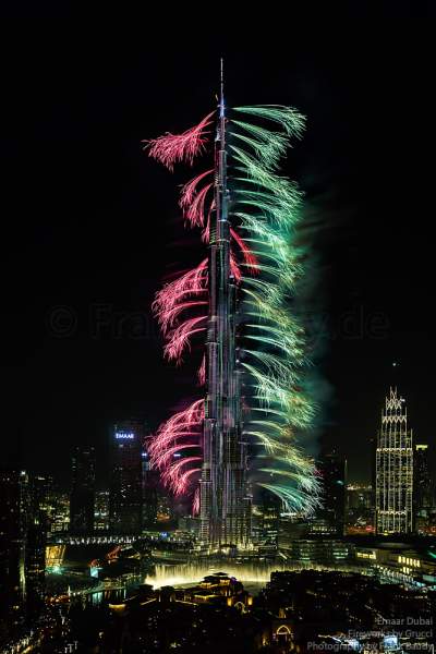 Fireworks at the Burj Khalifa - New Year’s Eve gala show 2016-2017 Downtown Dubai