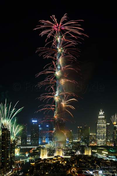 Fireworks at the Burj Khalifa - New Year’s Eve gala show 2016-2017 Downtown Dubai
