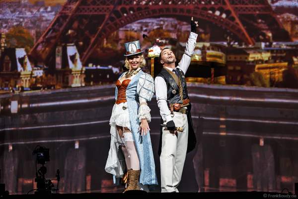 Nancy Baumann und René Baumann alias DJ BoBo bei der Weltpremiere der Show MYSTORIAL