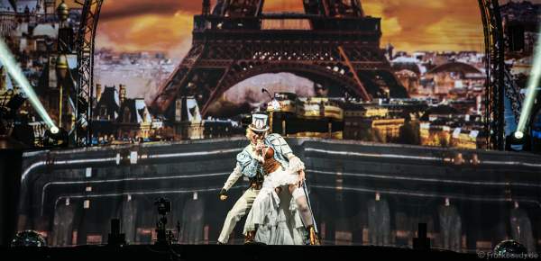 Nancy Baumann und René Baumann alias DJ BoBo bei der Weltpremiere der Show MYSTORIAL