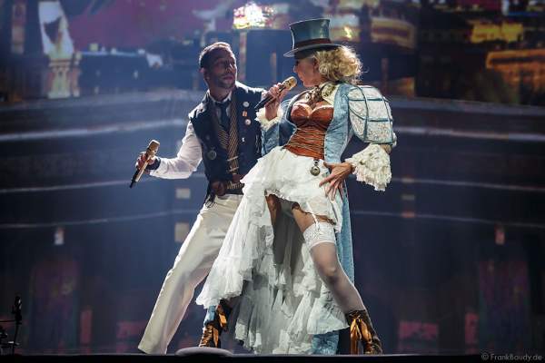 Nancy Baumann und René Baumann alias DJ BoBo bei der Weltpremiere der Show MYSTORIAL