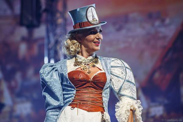 Nancy Baumann, Ehefrau von DJ Bobo bei der Show MYSTORIAL