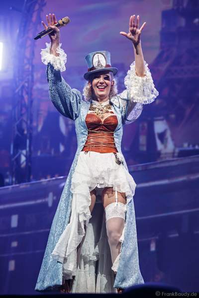 Nancy Baumann, Ehefrau von DJ Bobo bei der Show MYSTORIAL