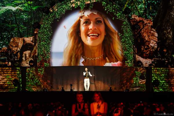 Traumszene von DJ BoBo bei seiner neuen Show MYSTORIAL am 13. Januar 2017 im Europa-Park Rust