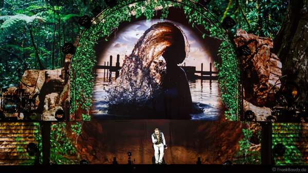 Traumszene von DJ BoBo bei seiner neuen Show MYSTORIAL am 13. Januar 2017 im Europa-Park Rust