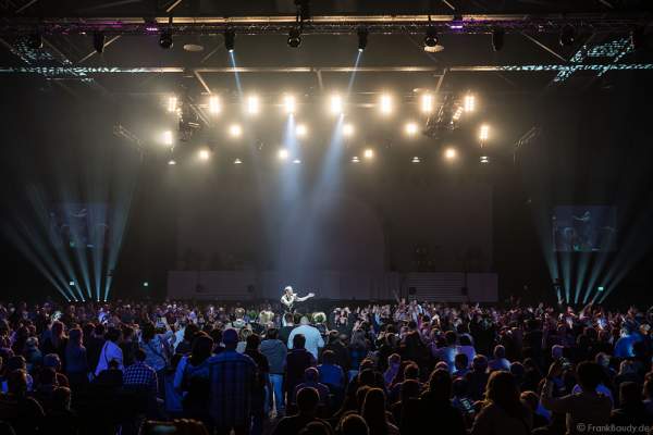 DJ BoBo im Publikum bei der Weltpremiere der Show MYSTORIAL am 13. Januar 2017 im Europa-Park Rust
