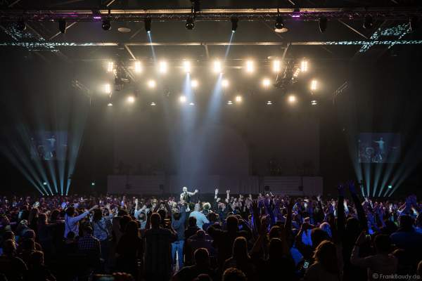 DJ BoBo im Publikum bei der Weltpremiere der Show MYSTORIAL am 13. Januar 2017 im Europa-Park Rust