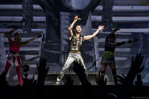 René Baumann alias DJ BoBo bei der Weltpremiere der Show MYSTORIAL am 13. Januar 2017 im Europa-Park Rust