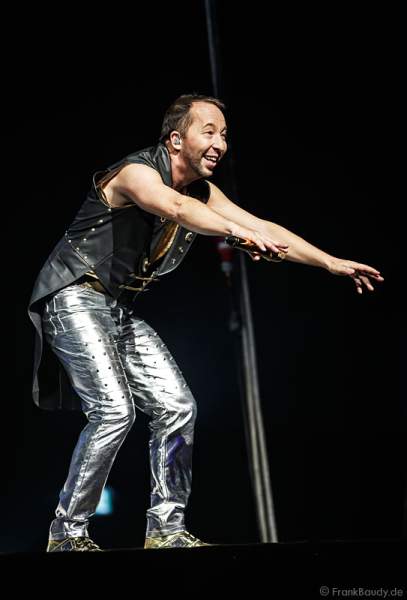 DJ BoBo feierte mit neuer Show MYSTORIAL große Weltpremiere am 13. Januar 2017 im Europa-Park Rust